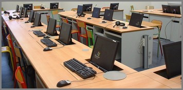 Laboratoire de langues, salle multimedia