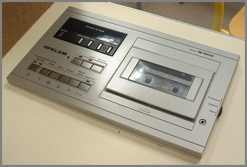 Poste de laboratoire de langues analogique à cassette Poste de laboratoire de langues analogique à cassette